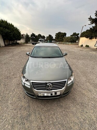 Volkswagen Passat-8