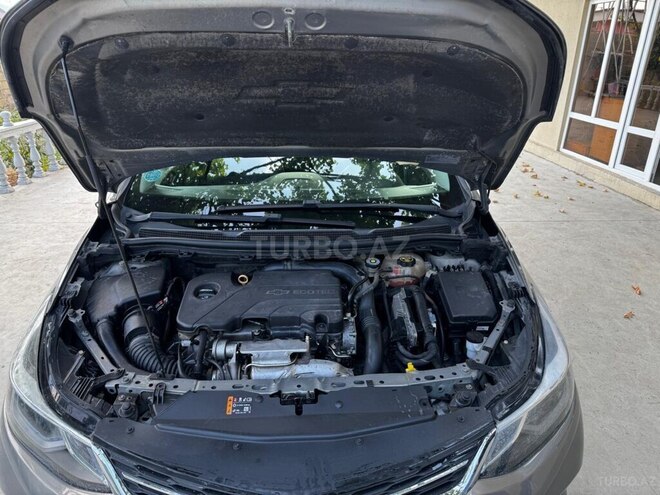 Chevrolet Cruze-11