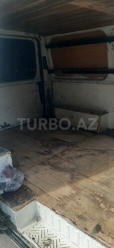 Ford Transit-3