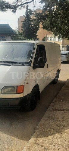Ford Transit-9