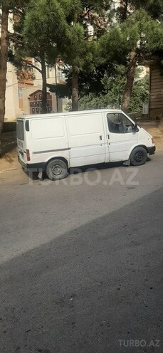 Ford Transit-5