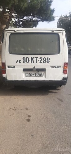 Ford Transit-6
