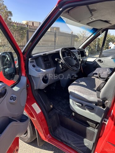 Ford Transit-5