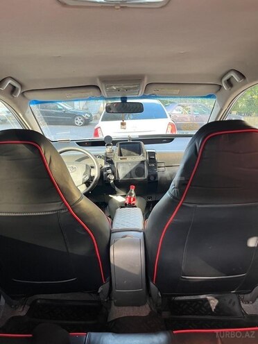 Toyota Prius-9