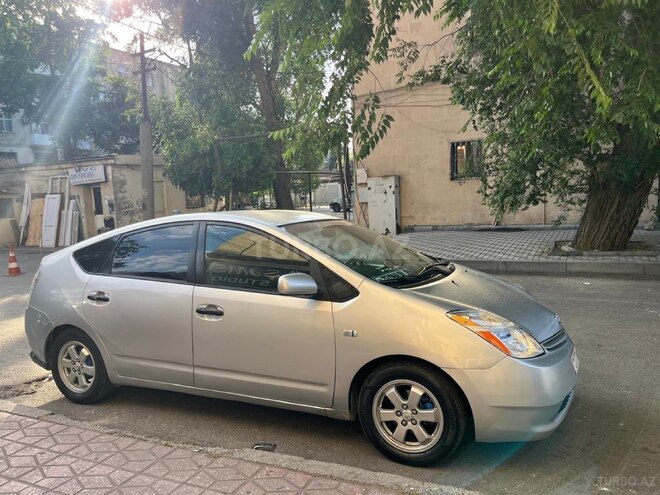 Toyota Prius-3