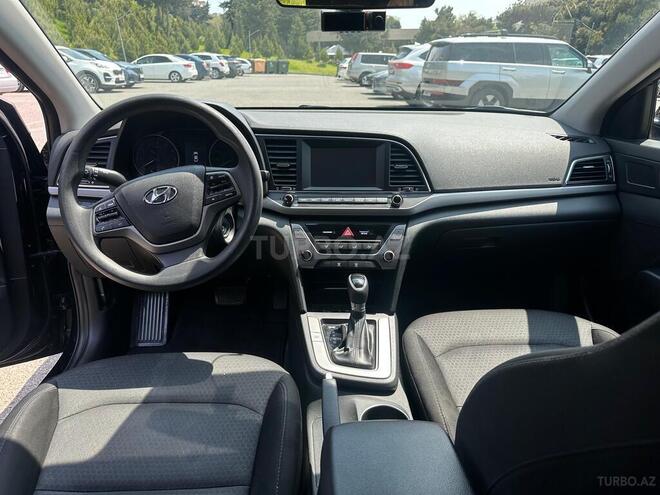 Hyundai Elantra-10