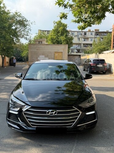 Hyundai Elantra-2