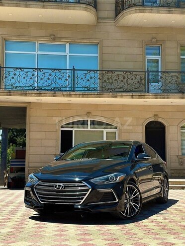 Hyundai Elantra-1