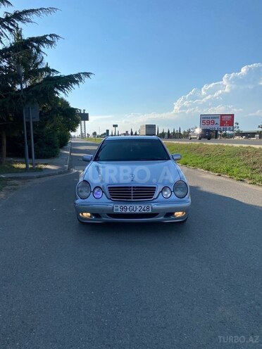 Mercedes E 220-3