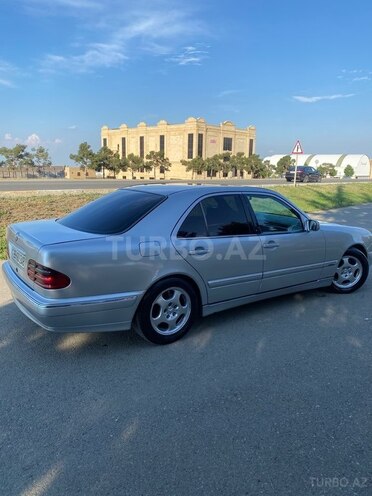 Mercedes E 220-5