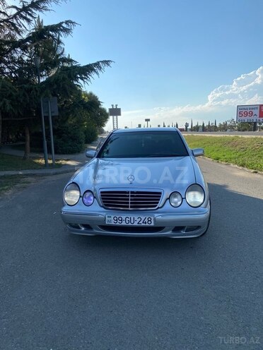 Mercedes E 220-9