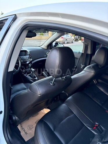 Chevrolet Cruze-10