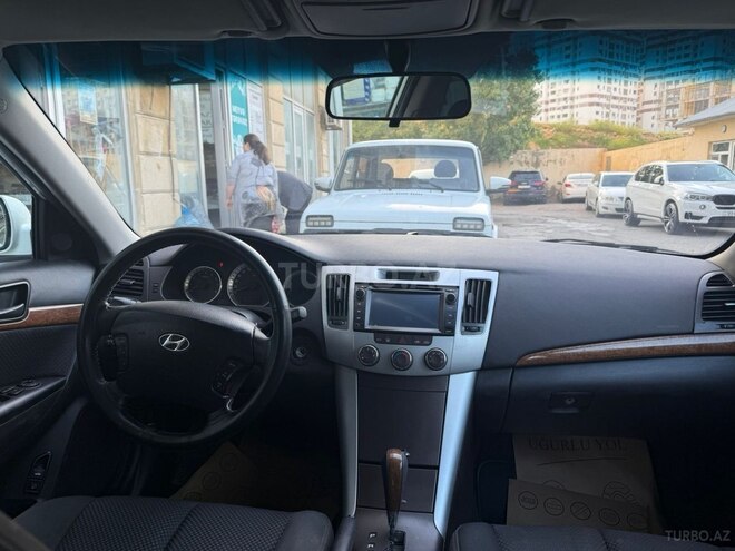 Hyundai Sonata-12