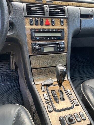 Mercedes E 240-9
