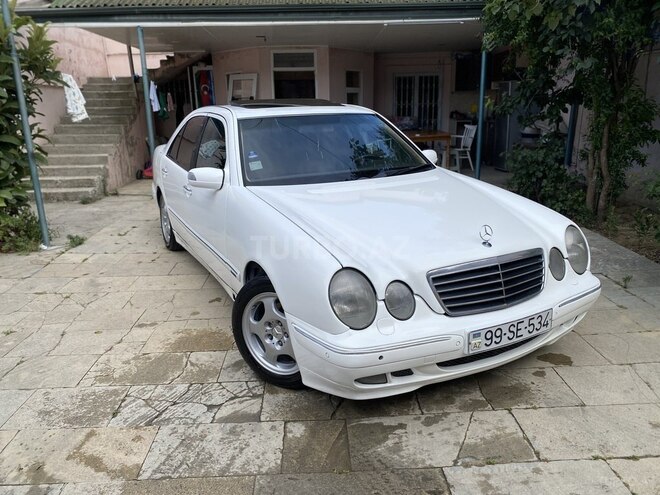 Mercedes E 240-13