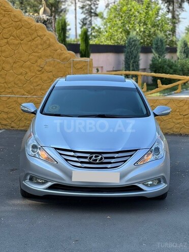 Hyundai Sonata-1
