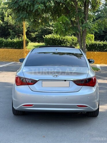 Hyundai Sonata-18