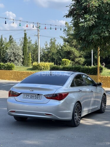 Hyundai Sonata-5