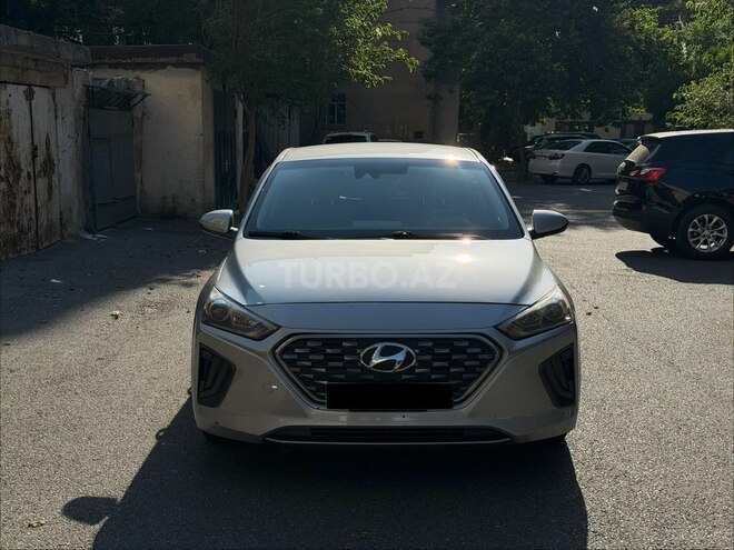 Hyundai IONIQ-1