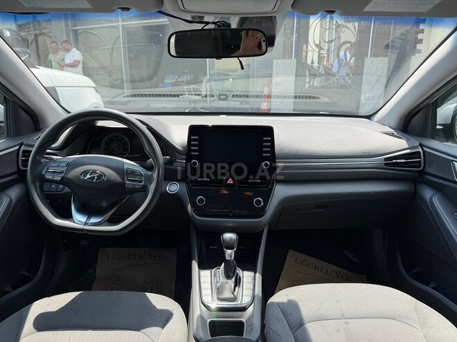 Hyundai IONIQ-12