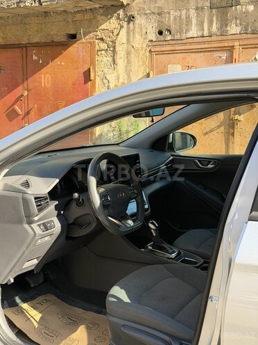 Hyundai IONIQ-7