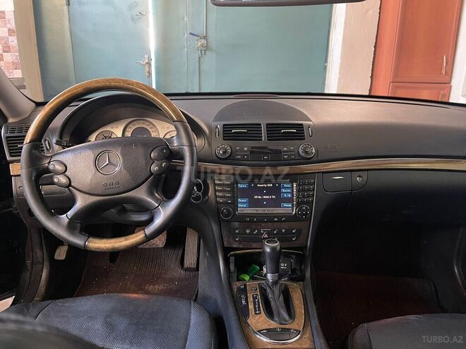 Mercedes E 320-6