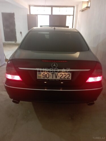 Mercedes E 320-4