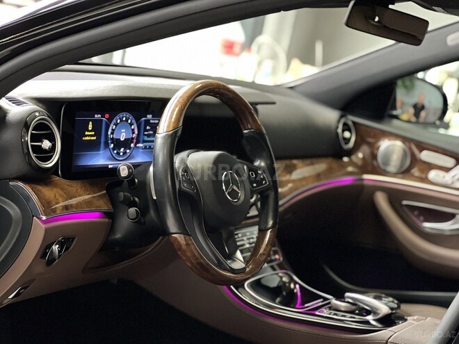 Mercedes E 300-16