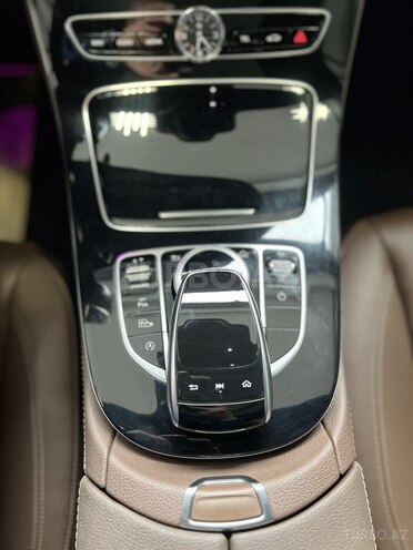 Mercedes E 300-18