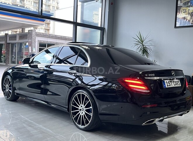Mercedes E 300-8