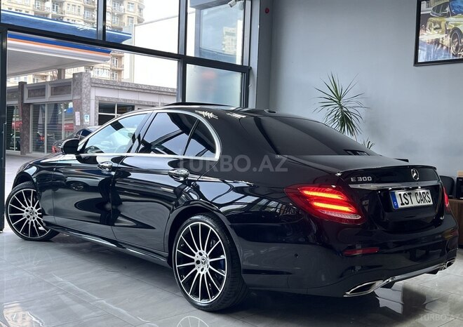 Mercedes E 300-10