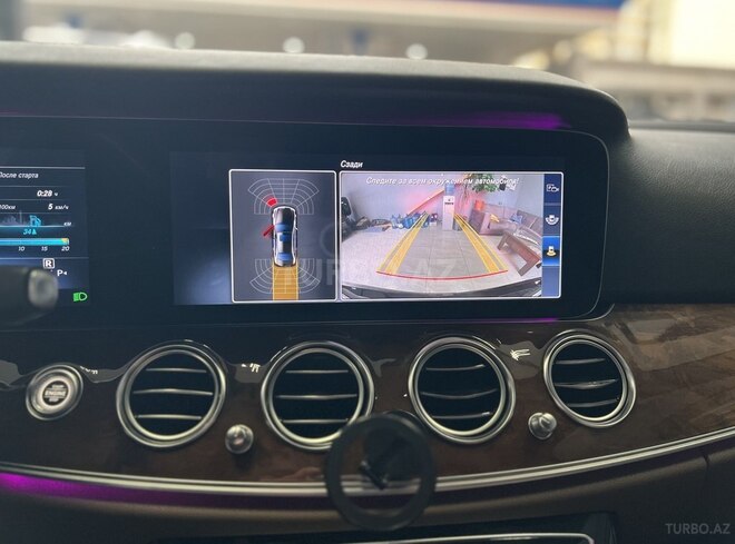 Mercedes E 300-19