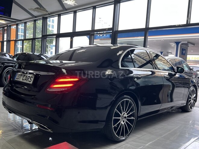 Mercedes E 300-9