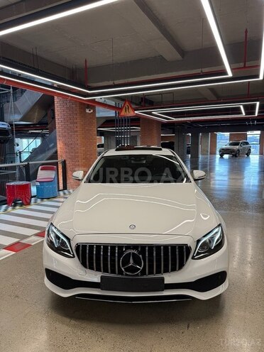 Mercedes E 220 d-2