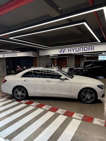 Mercedes E 220 d-7