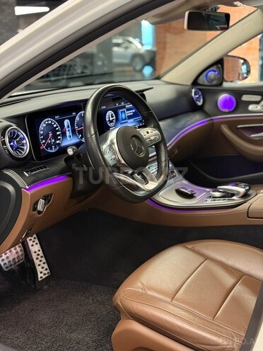 Mercedes E 220 d-11