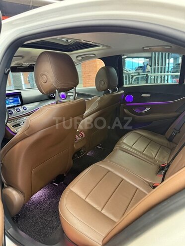 Mercedes E 220 d-16