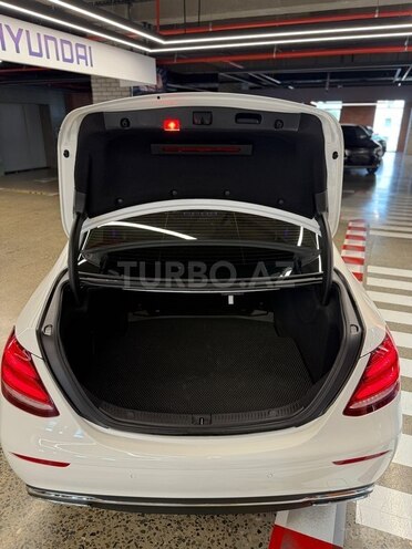 Mercedes E 220 d-18
