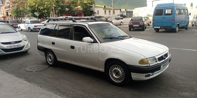 Opel Astra-2