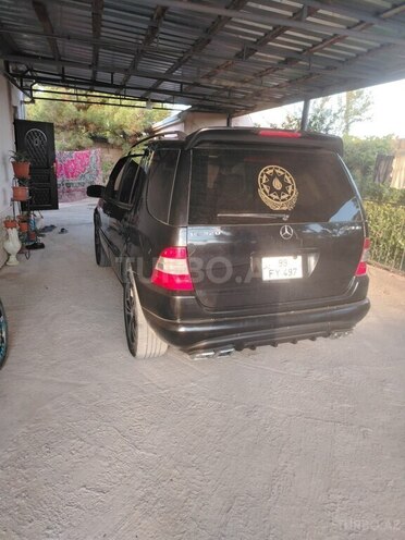 Mercedes ML 320-11