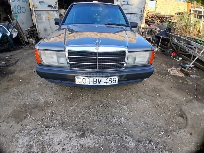 Mercedes 190-1