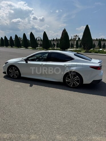 Toyota Camry-5