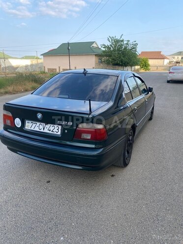 BMW 528-7