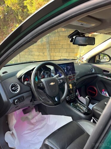 Chevrolet Cruze-16