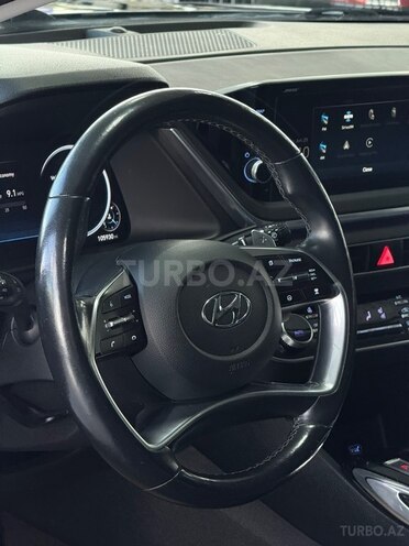 Hyundai Sonata-16