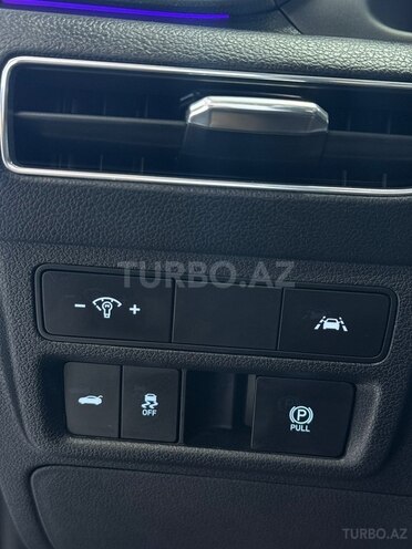 Hyundai Sonata-31