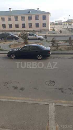Mercedes E 270-4