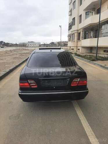 Mercedes E 270-7