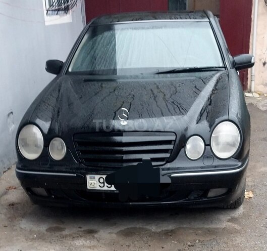Mercedes E 270-10