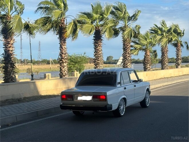 LADA (VAZ) 2107-2